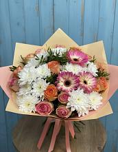 Букет цветов из:  Розы, Герберы и Хризантемы в Новоенисейске