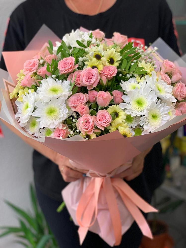 Букет цветов из: Розы и Хризантемы в Новоенисейске