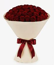 Букет 101 Бордовая роза Блэк Бакарра в Новоенисейске