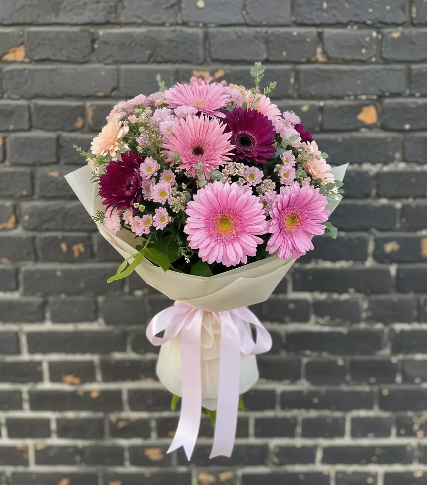 Букет цветов из: Герберы и Хризантемы в Новоенисейске
