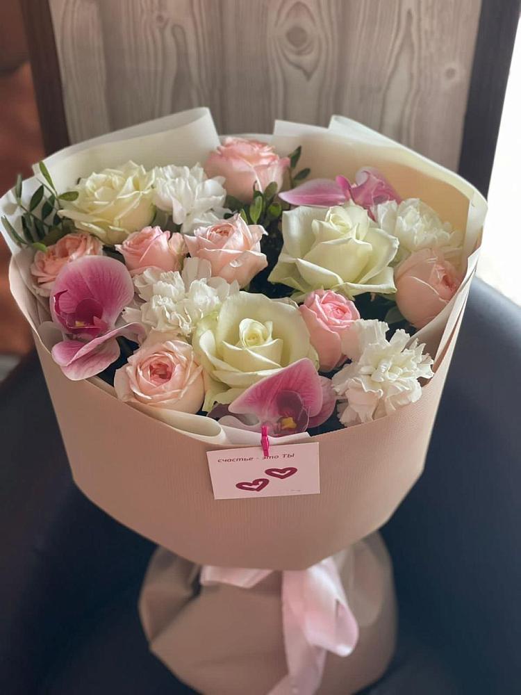 Букет цветов из: Орхидеи, Розы и Гвоздики в Новоенисейске