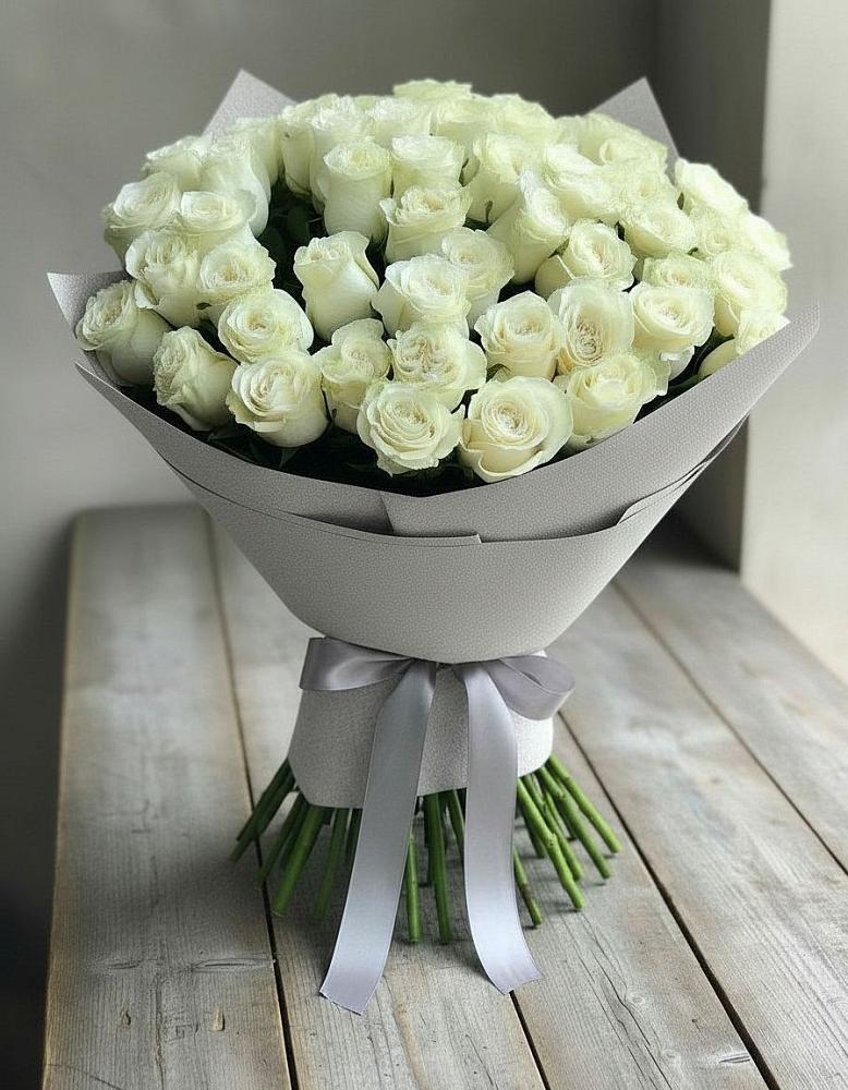 Букет 35 Белых роз в Новоенисейске