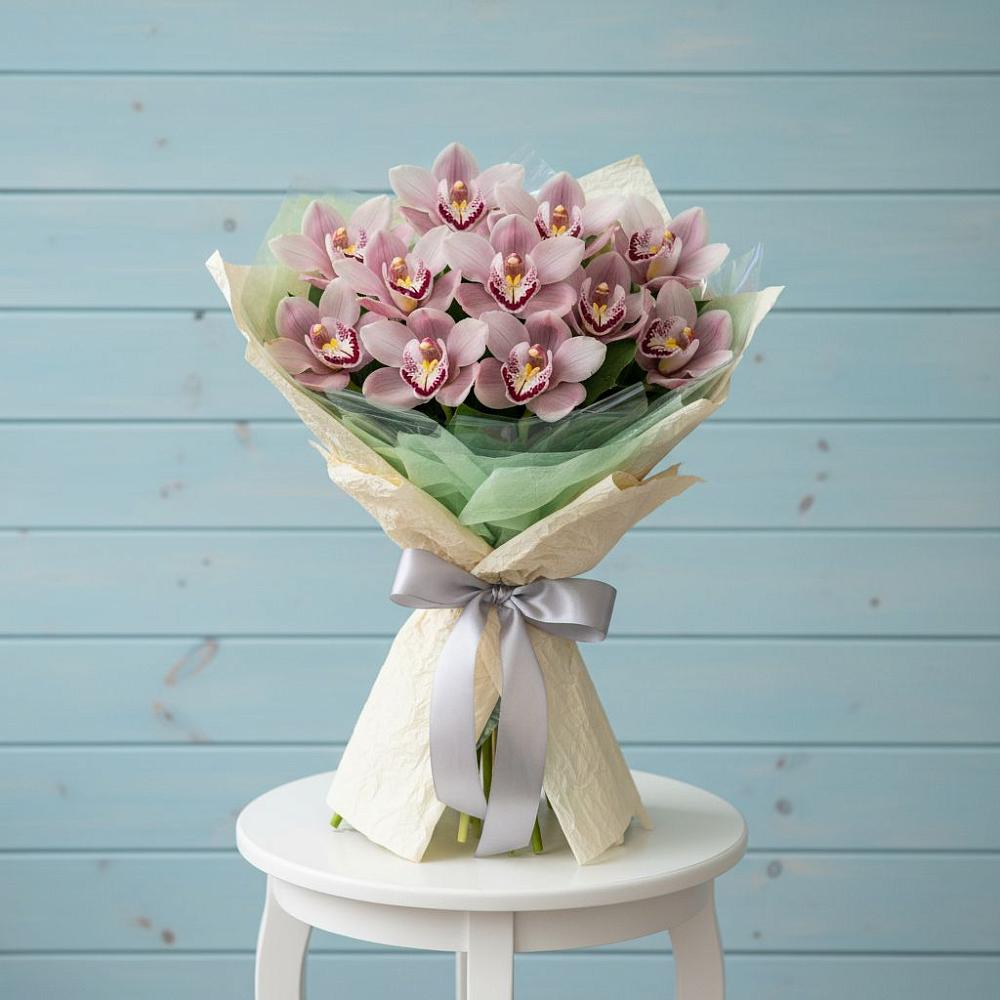 Букет цветов из: Орхидеи и Розы в Новоенисейске