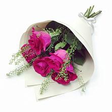 Букет цветов из:  Розы в Новоенисейске