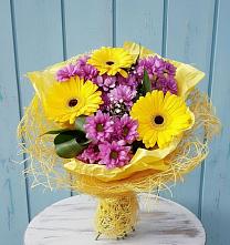 Букет цветов из:  Хризантемы и Герберы в Новоенисейске