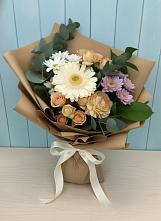 Букет цветов из:  Герберы и Хризантемы в Новоенисейске