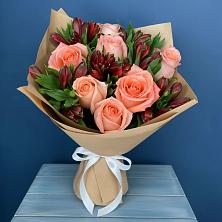 Букет цветов из:  Розы и Альстромерии в Новоенисейске