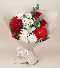 Букет цветов из:  Розы, Хризантемы, Герберы и Лилии в Новоенисейске