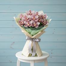 Букет цветов из:  Орхидеи и Розы в Новоенисейске