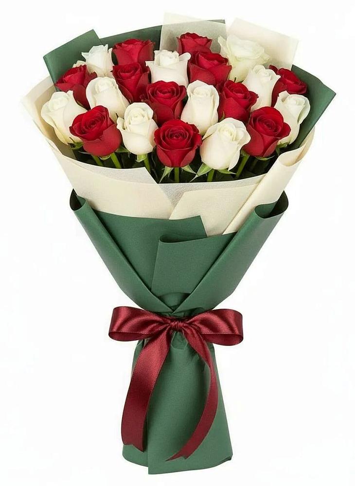 Букет Микс из красных и белых роз в Новоенисейске