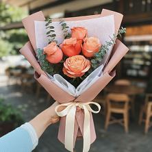 Букет цветов из:  Розы в Новоенисейске