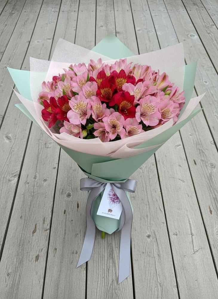 Букет цветов из: Альстромерии в Новоенисейске