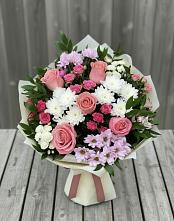 Букет цветов из:  Альстромерии, Гвоздики, Розы и Хризантемы в Новоенисейске
