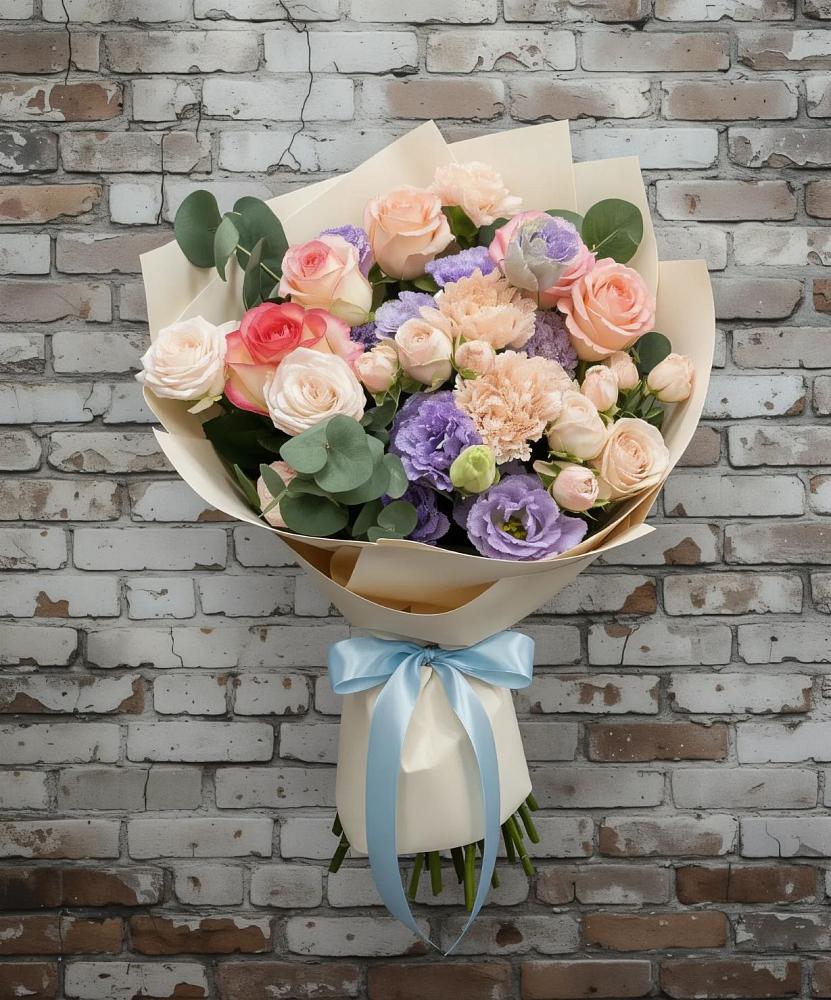 Букет цветов из: Розы, Лизиантусы и Гвоздики в Новоенисейске