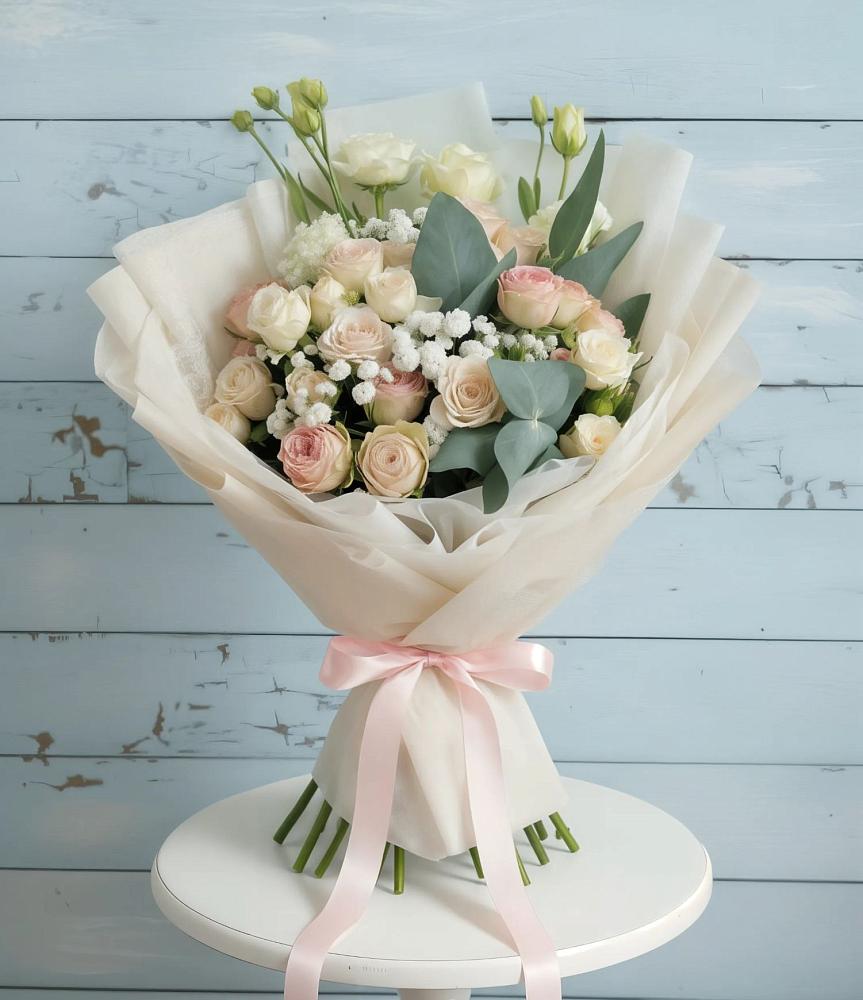 Букет цветов из: Розы и Лизиантусы в Новоенисейске