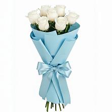 Букет 7 белых роз Проуд в Новоенисейске