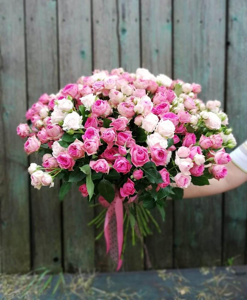 Букет Розовые кустовые розы Натали и Лав Лидия в Новоенисейске