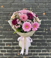 Букет цветов из:  Герберы и Хризантемы в Новоенисейске