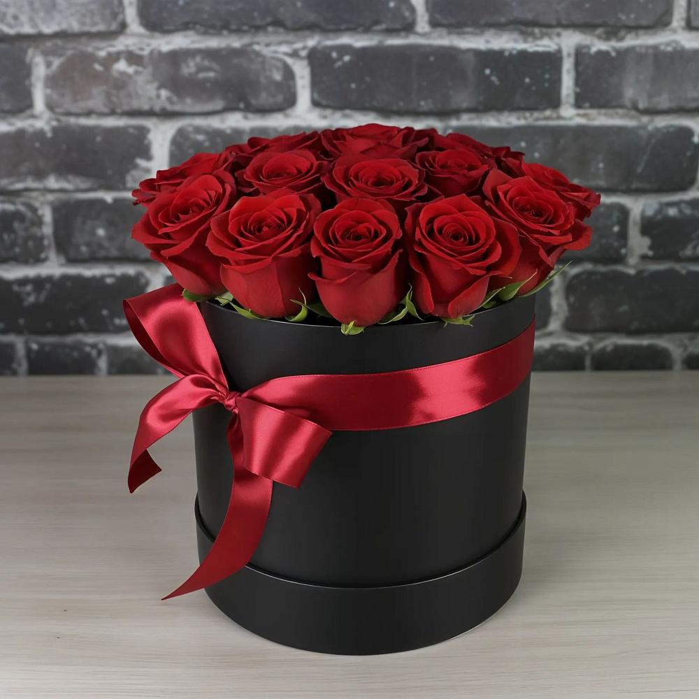 Цветочная композиция из Розы в шляпной коробке в Новоенисейске