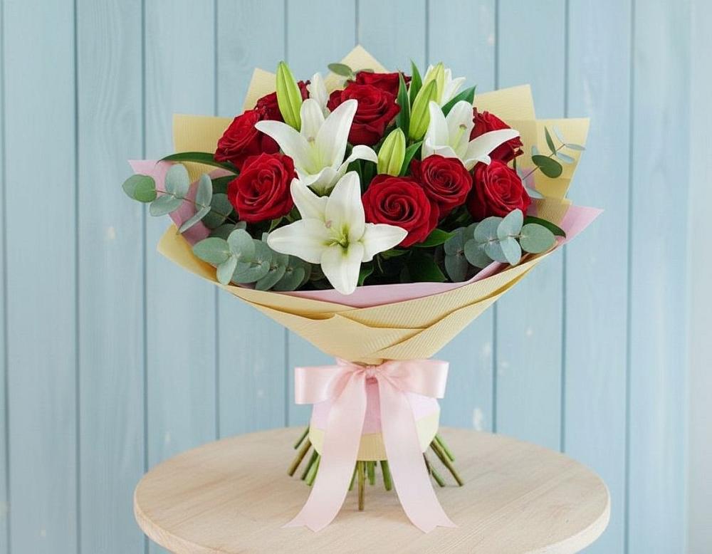 Букет цветов из: Лилии и Розы в Новоенисейске