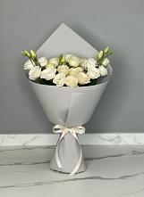 Букет цветов из:  Розы и Лизиантусы в Новоенисейске